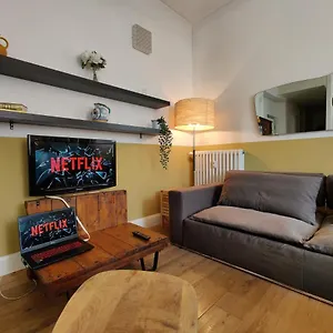  Appartamento Elegante Trilocale A Italia