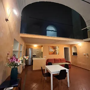  Appartamento In Centro Storico-borgo Albizi 27 Italia